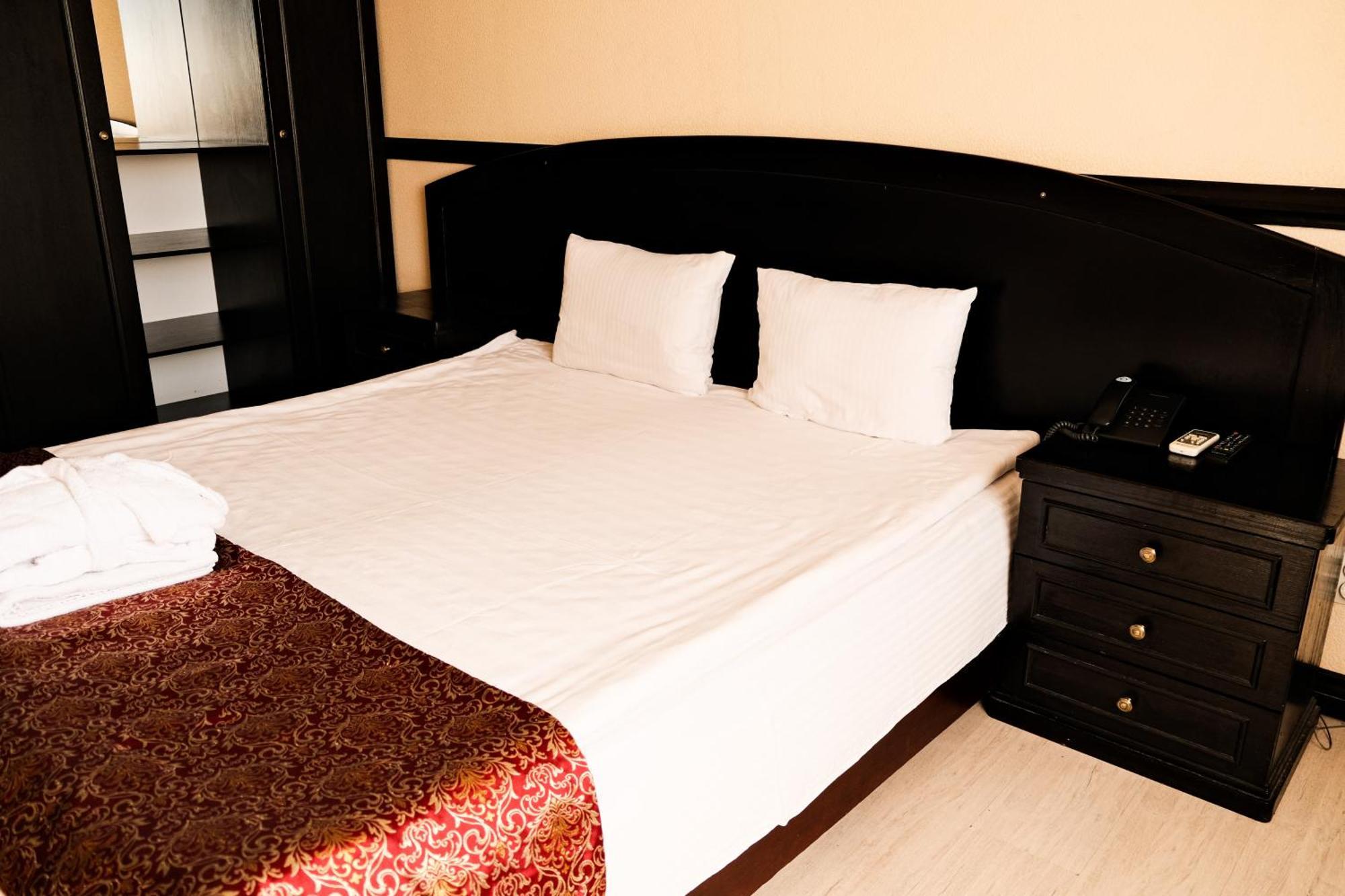 Belon Life Hotel Astana Bagian luar foto