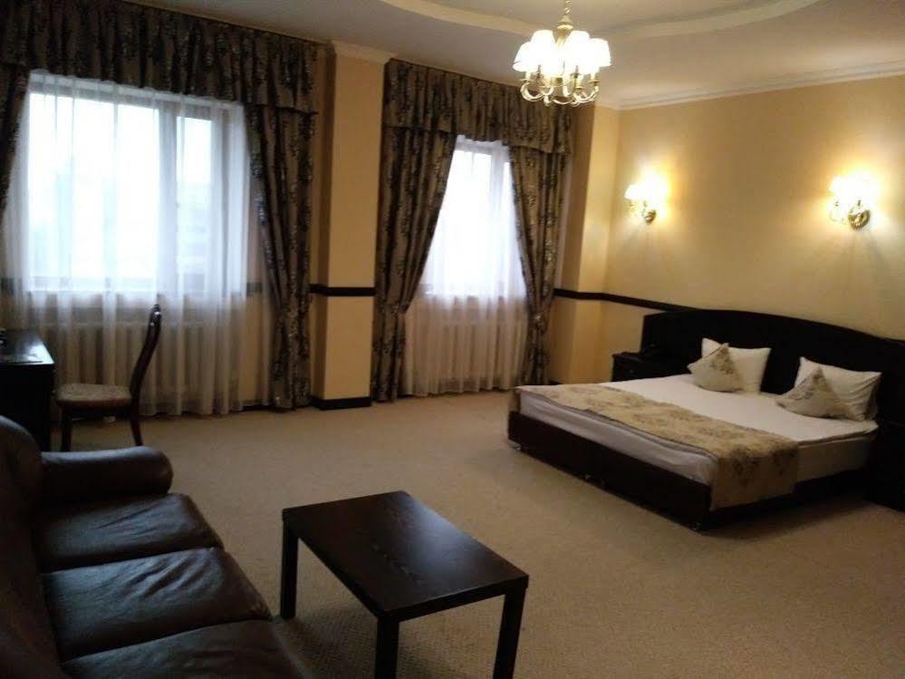 Belon Life Hotel Astana Bagian luar foto