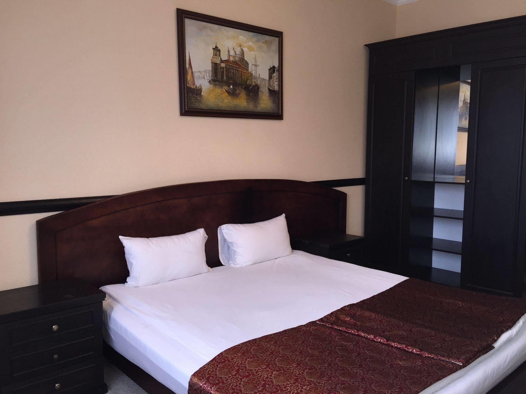 Belon Life Hotel Astana Bagian luar foto