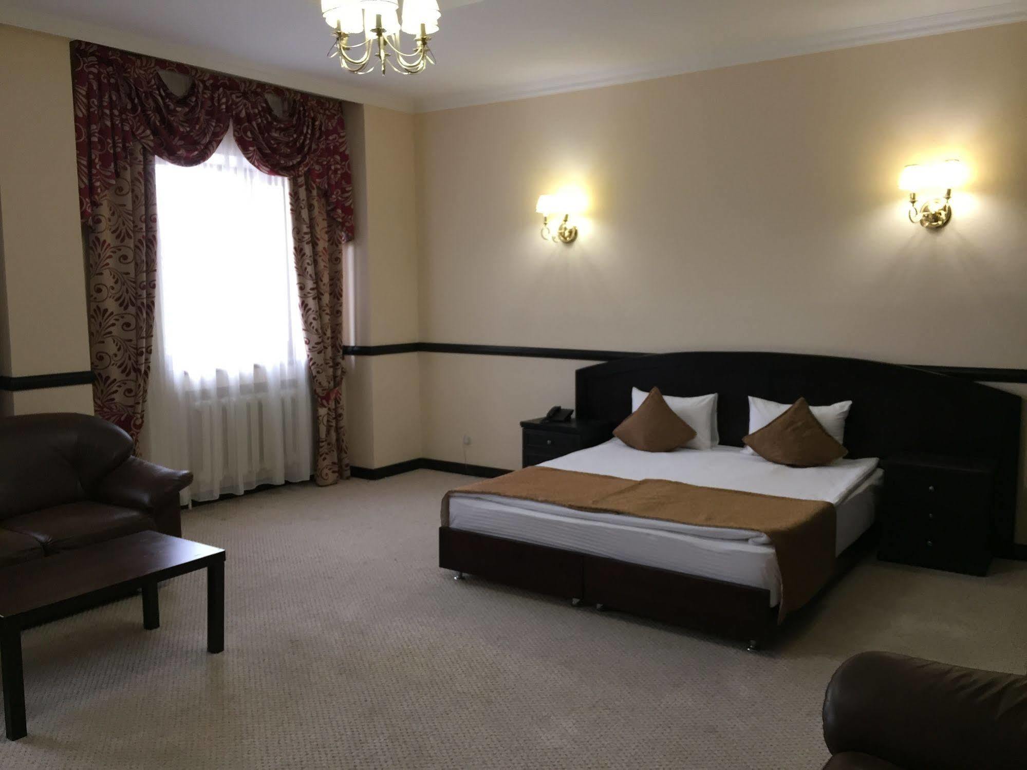 Belon Life Hotel Astana Bagian luar foto